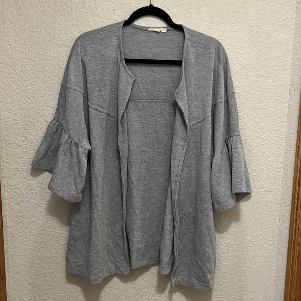Gray mid sleeve cardigan